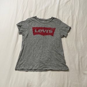 Grey Levi’s print t-shirt